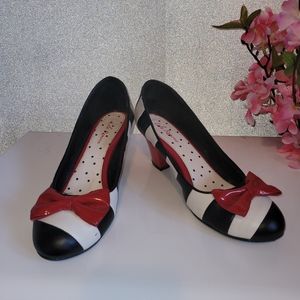 Size 9.5 (EUR41) Lola Ramona Striped Pumps